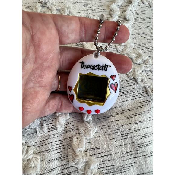 Tamagotchi Pet Original Virtual Pet Hearts 2017 Interactive  Works - Picture 1 of 5